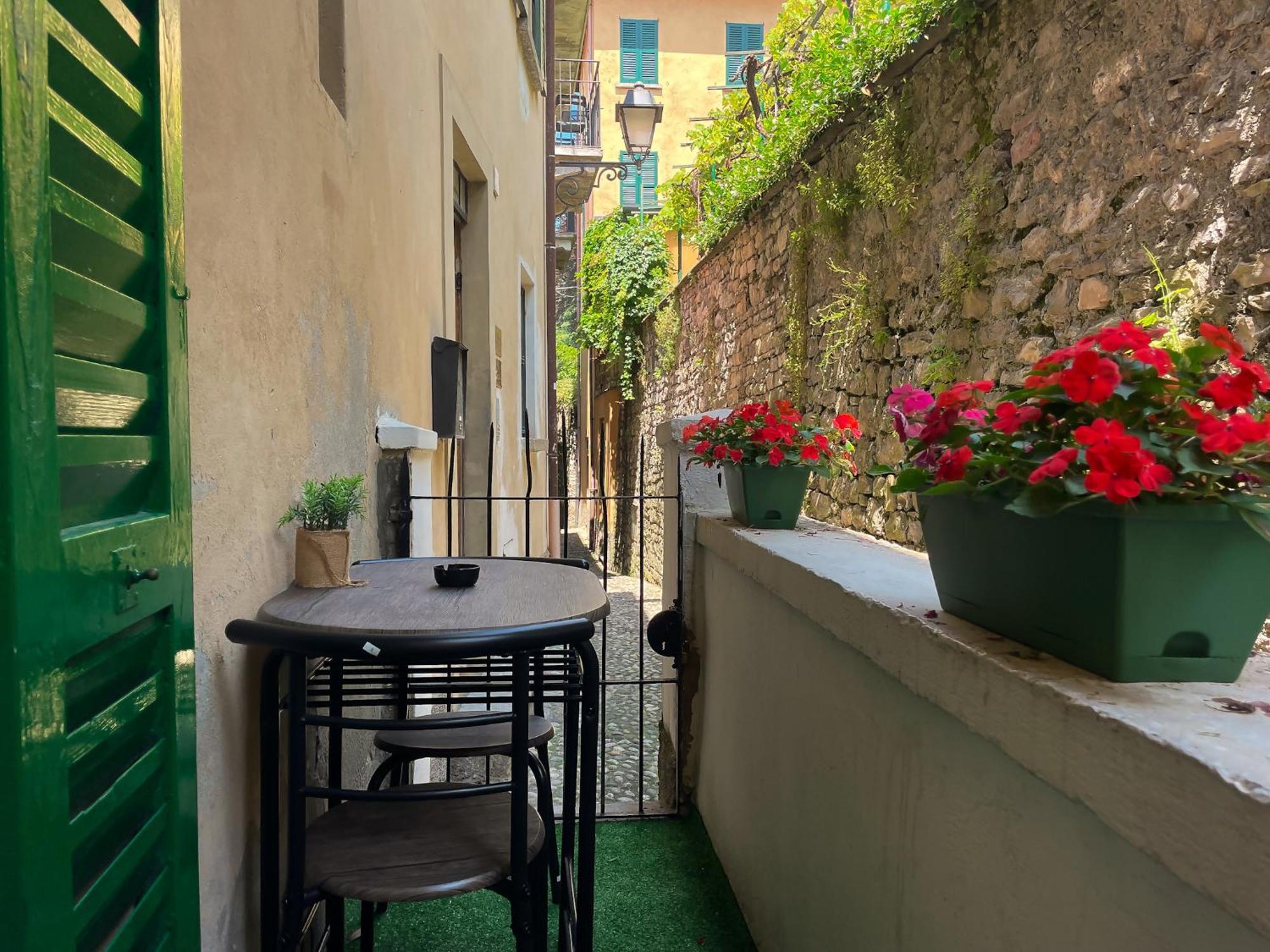 Roncati 7 Center Town Studio Apartments Bellagio Exteriér fotografie